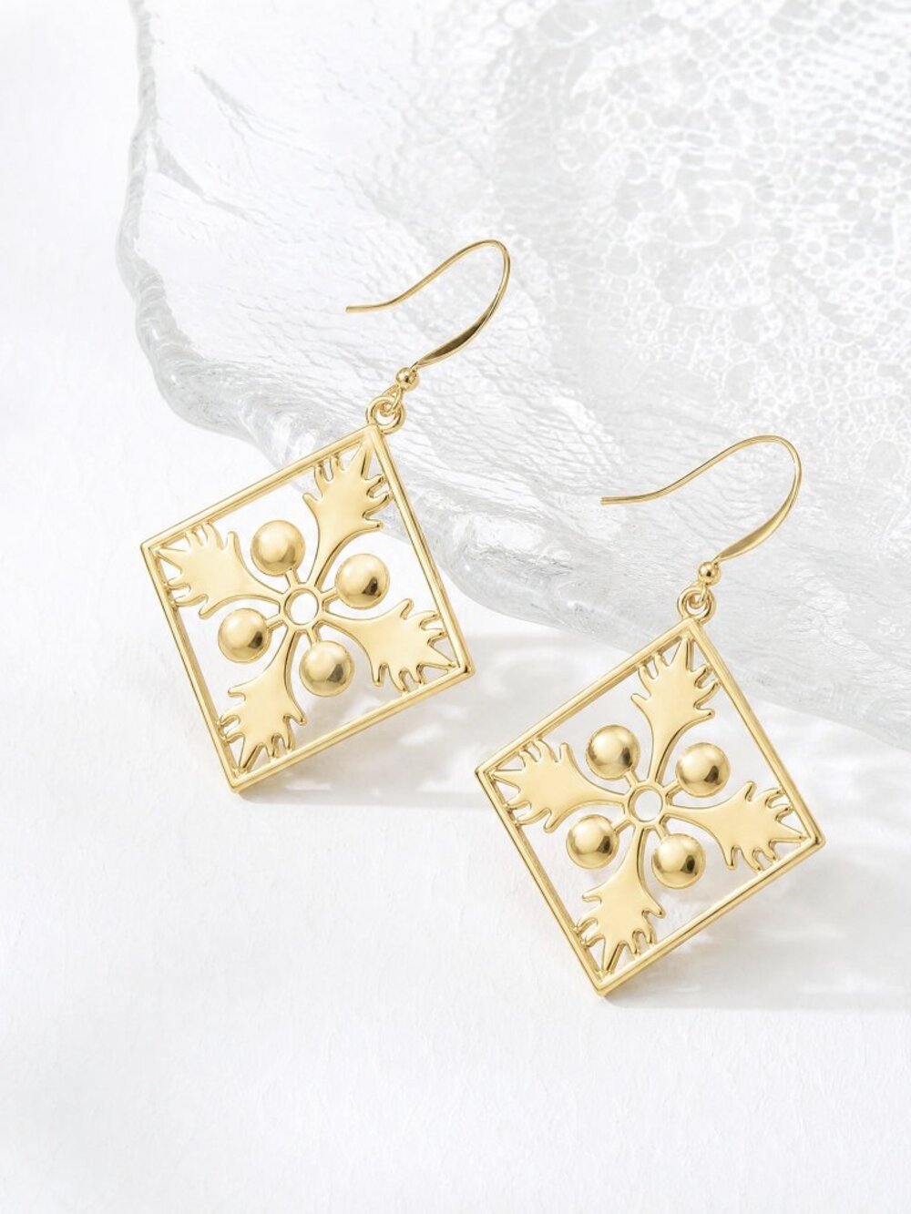 Large Gold Ulu Quilt earrings